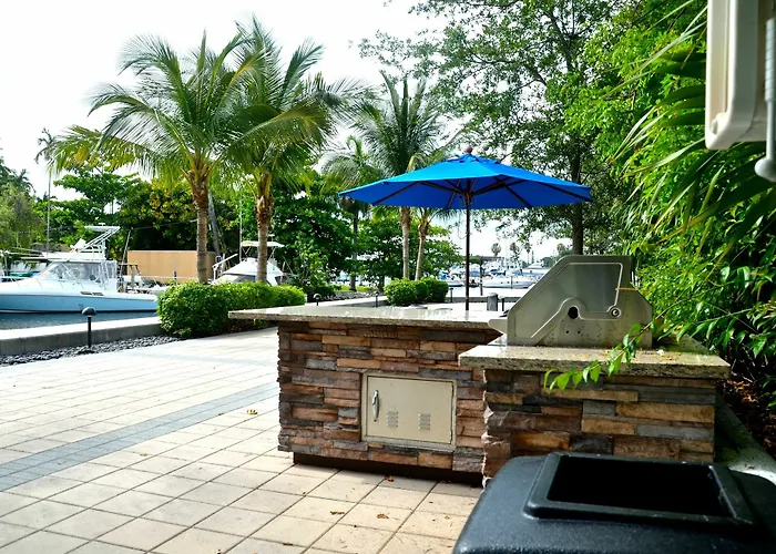 Riviera Luxury Living At River Oaks Marina And Tower