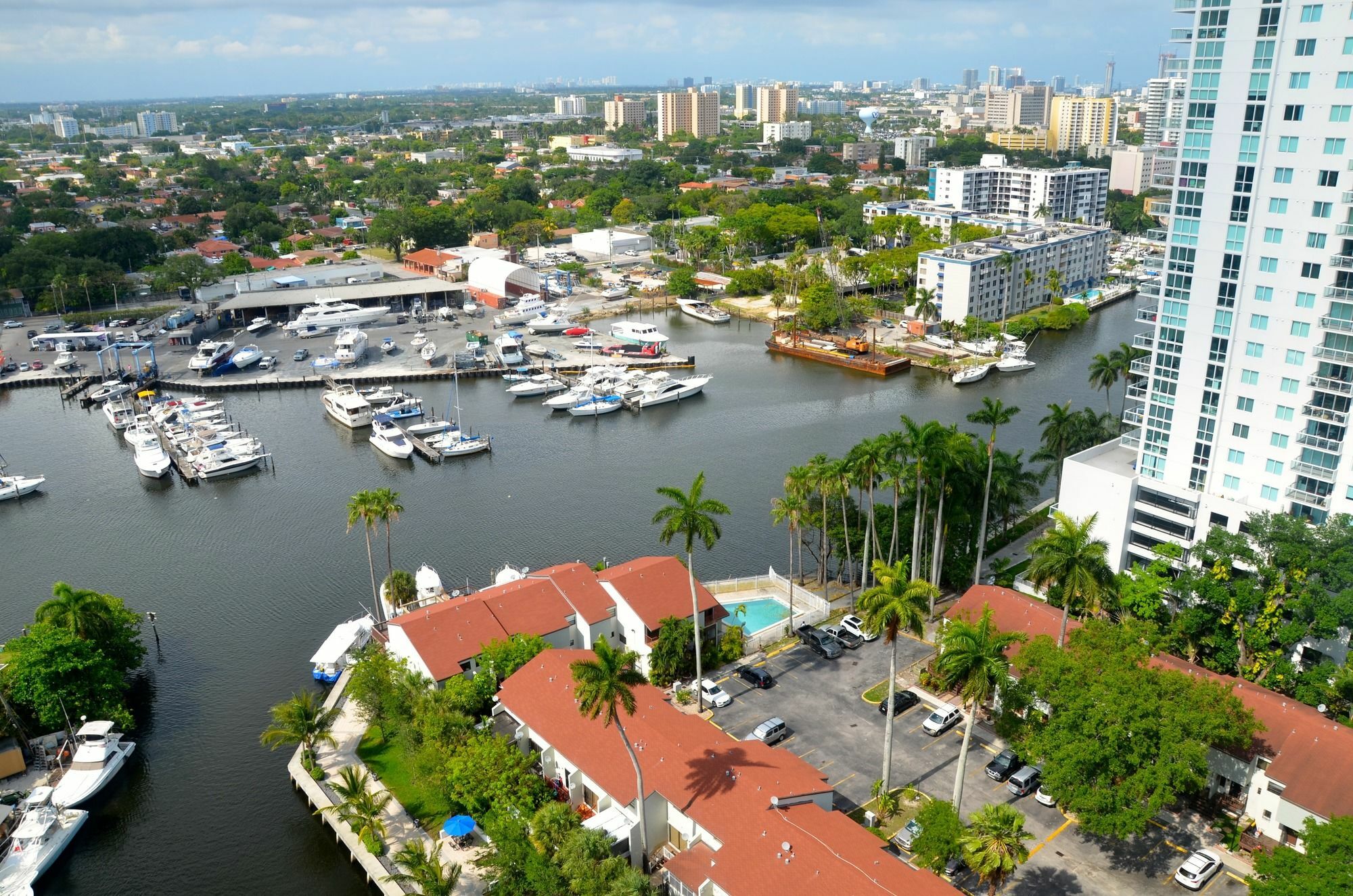 Riviera Luxury Living At River Oaks Marina And Tower *
