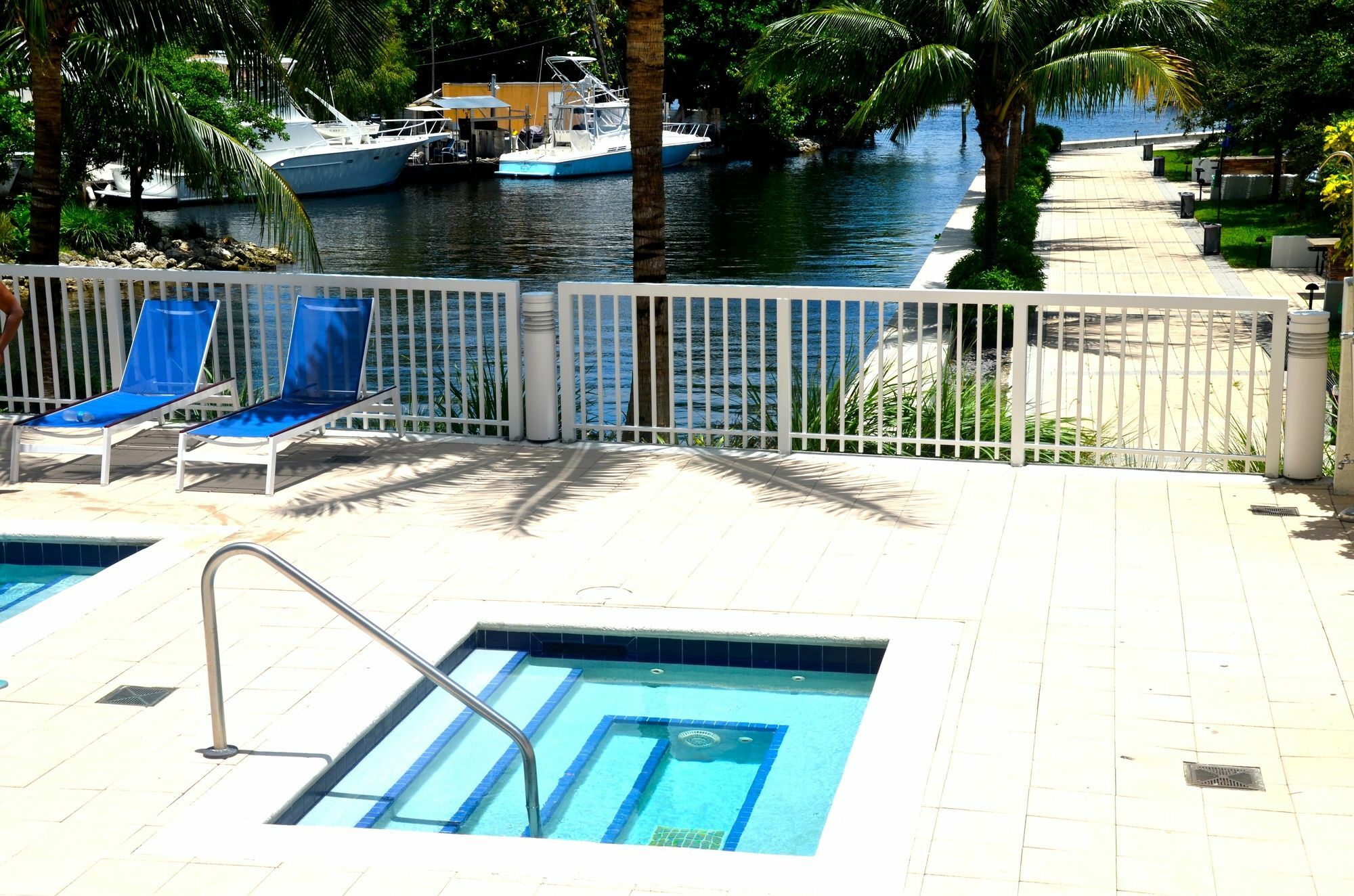Riviera Luxury Living At River Oaks Marina And Tower Apartment Miami