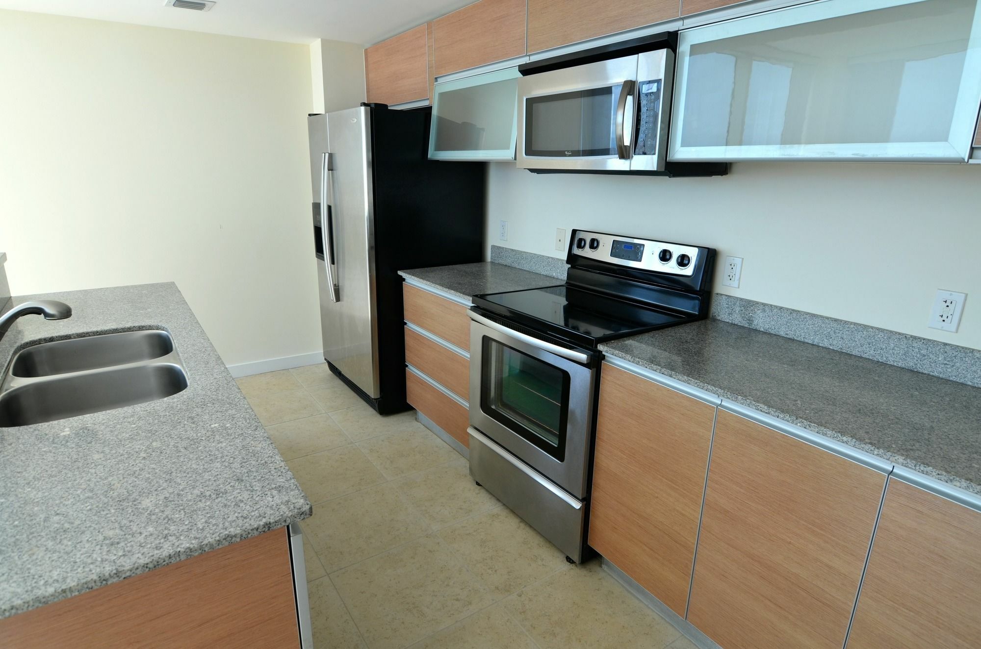 Riviera Luxury Living At River Oaks Marina And Tower Apartment