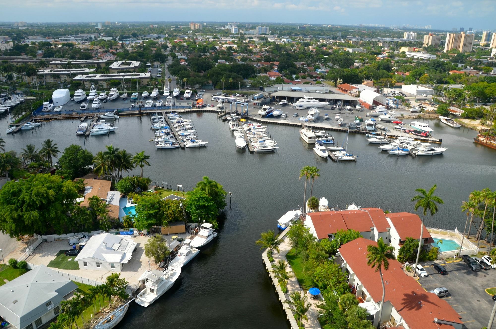 Riviera Luxury Living At River Oaks Marina And Tower *
