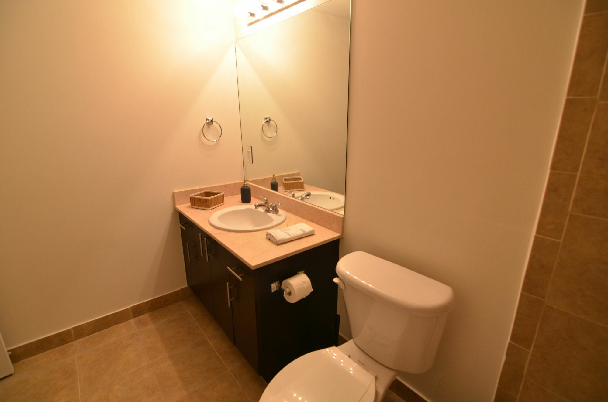 Riviera Luxury Living At River Oaks Marina And Tower Apartment *