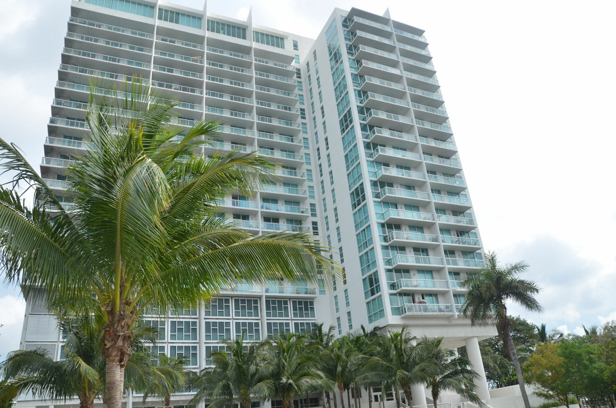 Apartment Riviera Luxury Living At River Oaks Marina And Tower