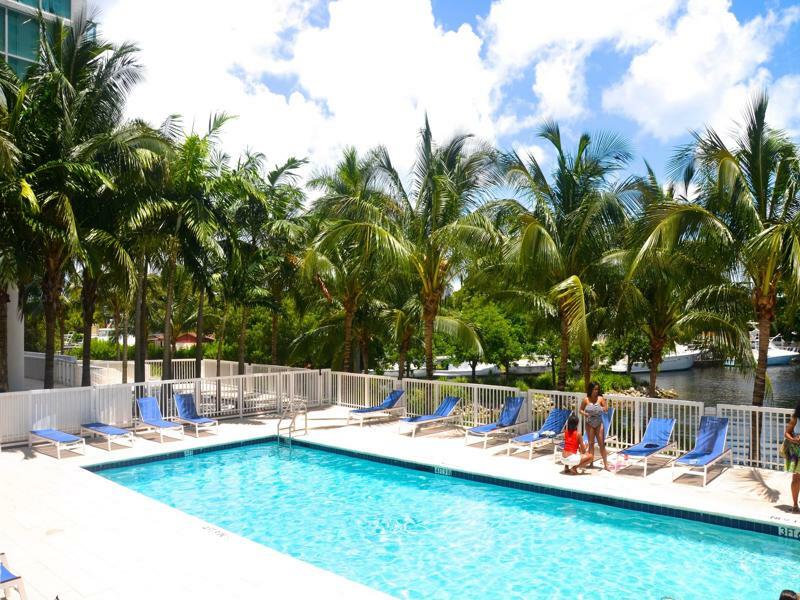 Riviera Luxury Living At River Oaks Marina And Tower Apartment *