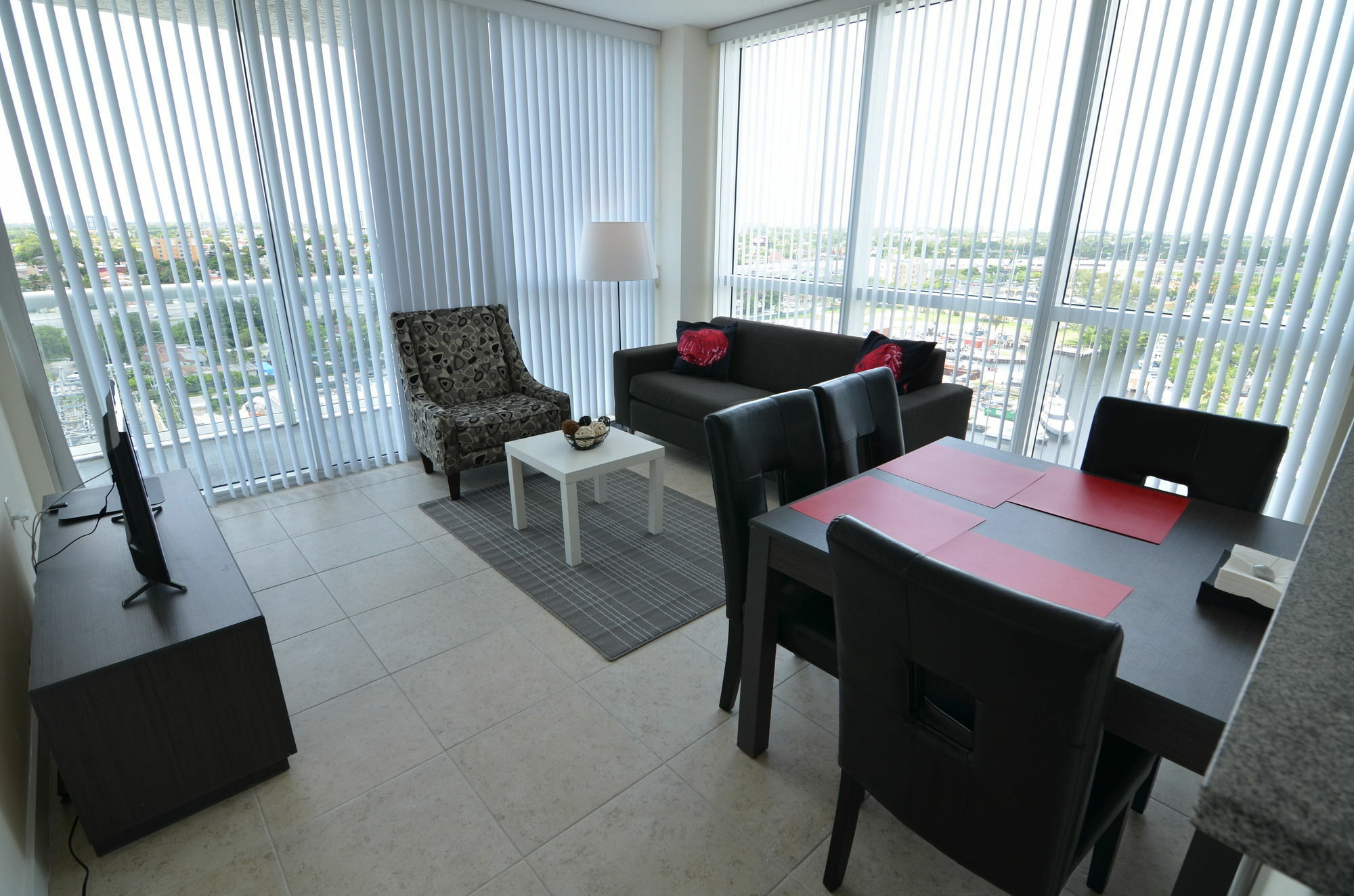 Riviera Luxury Living At River Oaks Marina And Tower Miami